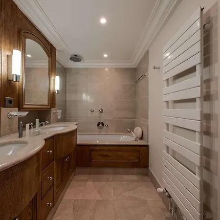 1850: Ski-in/ski-out, 3 Chambres, Wi-fi, Parking - Fr-1-631-235 Courchevel